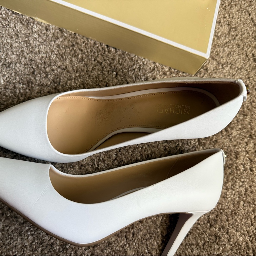 Michael Kors Classic White Heels - Picture 4 of 6